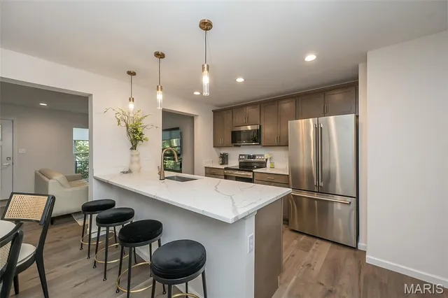 $415,000 | 1053 Geyer Grove, Unit 9, Kirkwood, MO 63122