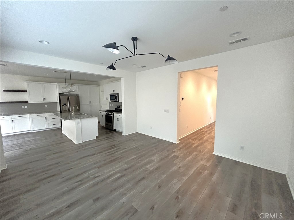 4170 Powell Way Corona, CA 92883 - Photo 9 of 31