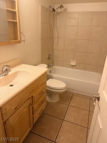 $1,800 | 572 Burton Street, Henderson, NV 89015