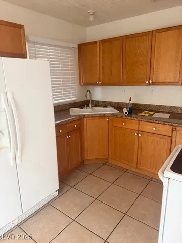 $1,800 | 572 Burton Street, Henderson, NV 89015