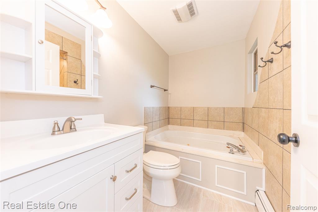 912 North Wixom Road Wixom, MI 48393 - Photo 22 of 49