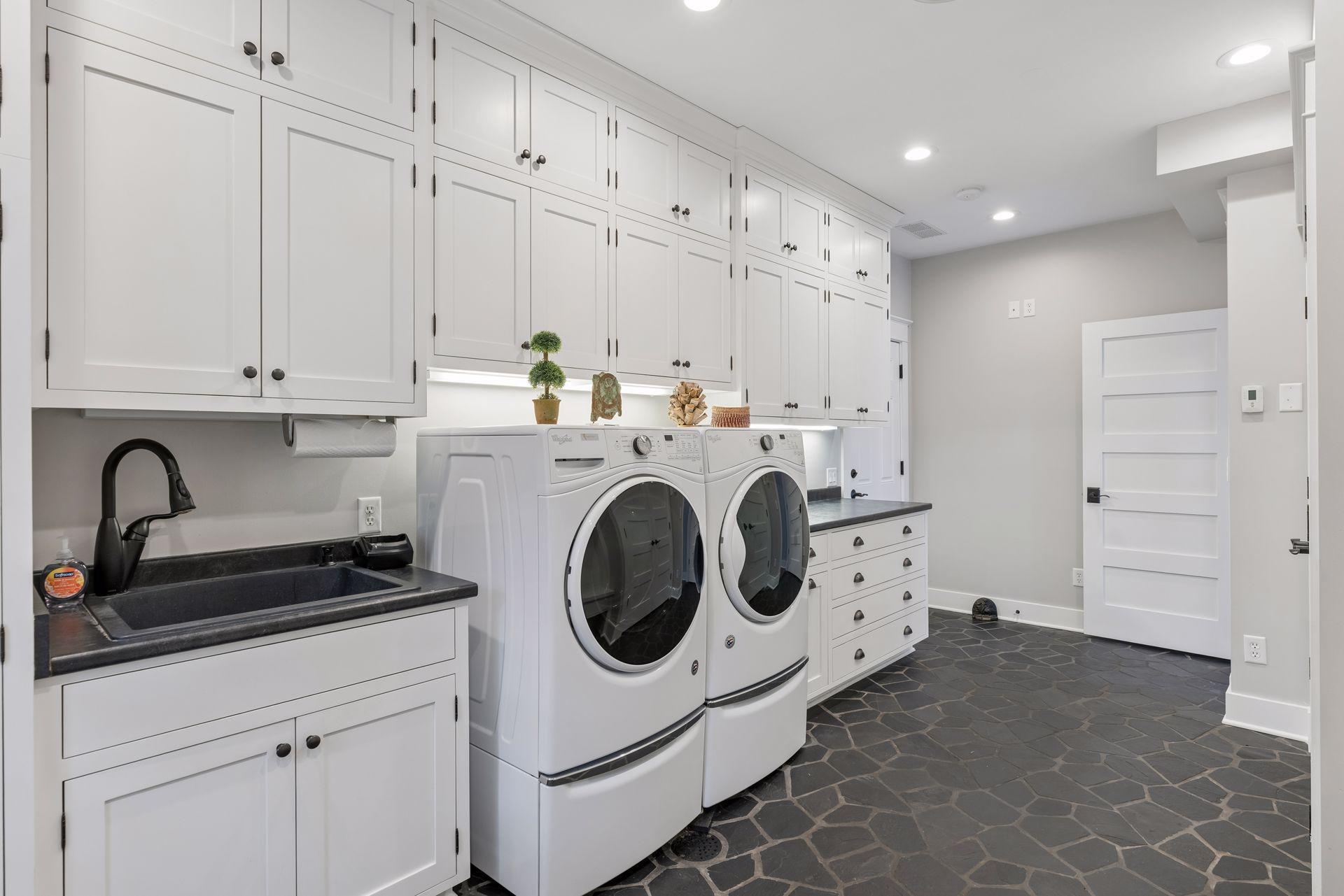 18508 Ridgewood Road Minnetonka, MN 55391 - Photo 37 of 90 Gallery Image 37