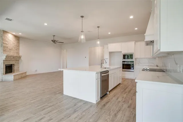 $557,500 | 2488 Timber Hills Drive, Burleson, TX 76028