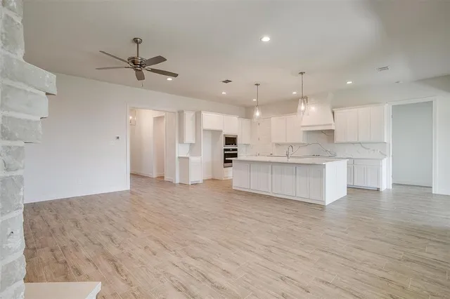 $557,500 | 2488 Timber Hills Drive, Burleson, TX 76028