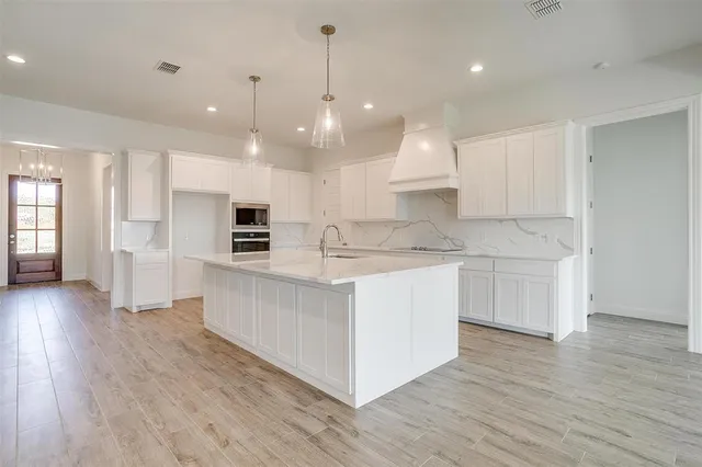 $557,500 | 2488 Timber Hills Drive, Burleson, TX 76028