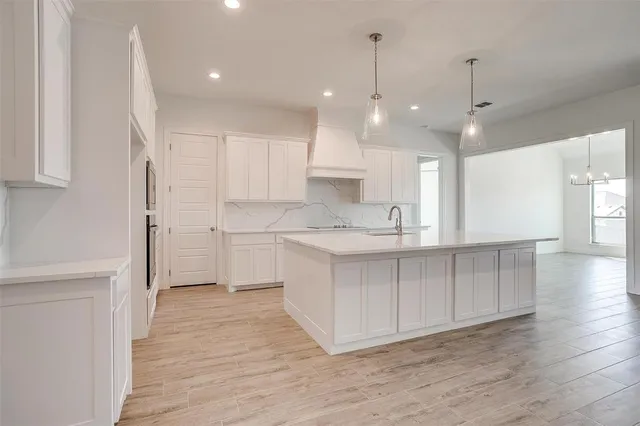 $557,500 | 2488 Timber Hills Drive, Burleson, TX 76028