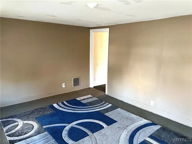 $114,900 | 1333 North Avenue, Niagara Falls, NY 14305