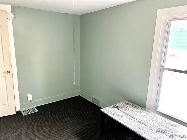 $114,900 | 1333 North Avenue, Niagara Falls, NY 14305