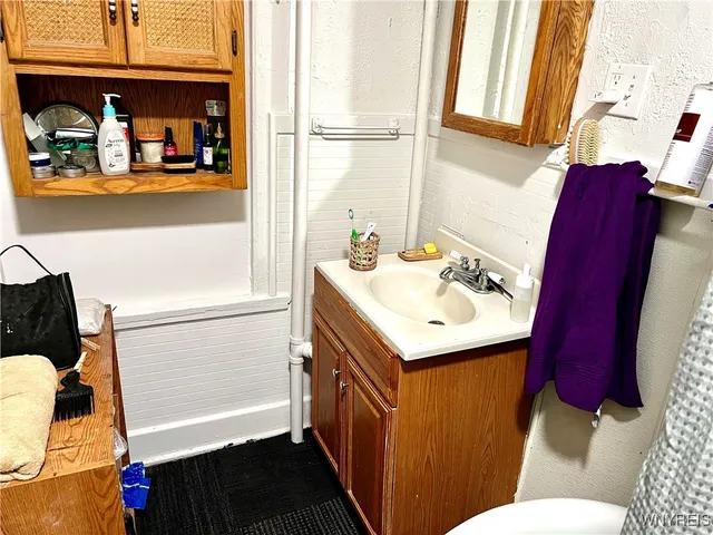 $114,900 | 1333 North Avenue, Niagara Falls, NY 14305