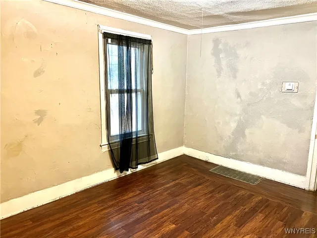 $114,900 | 1333 North Avenue, Niagara Falls, NY 14305