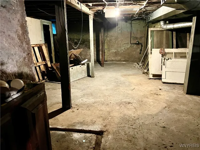 $114,900 | 1333 North Avenue, Niagara Falls, NY 14305