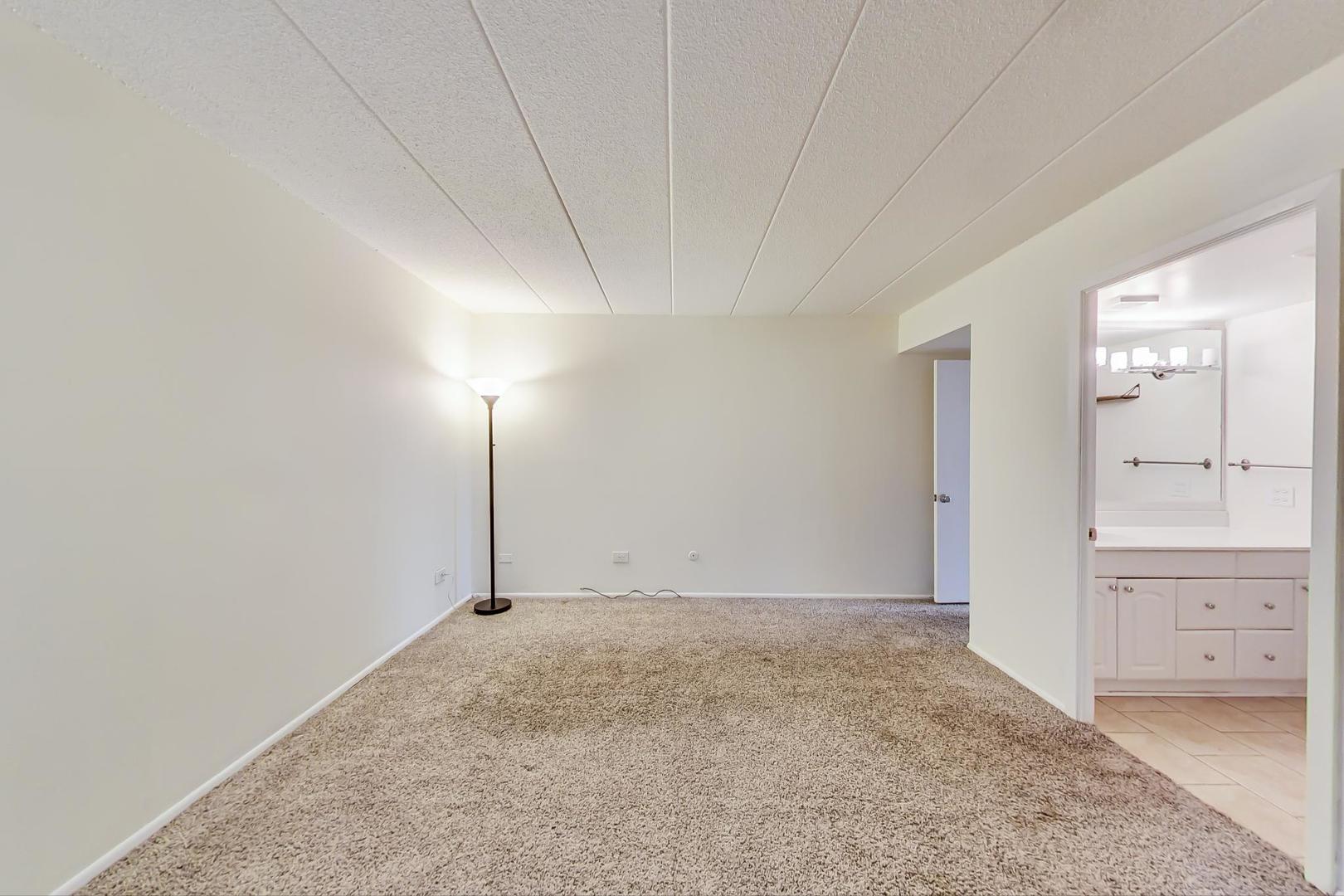 651 West Sheridan Road, Unit 3C Chicago, IL 60613 - Photo 11 of 20