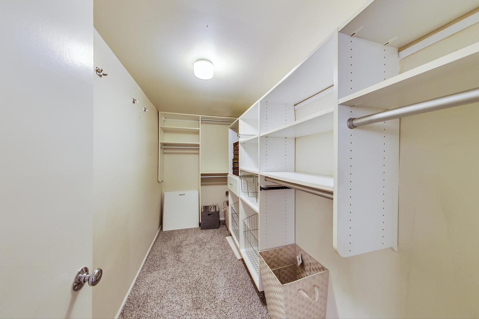 651 West Sheridan Road, Unit 3C Chicago, IL 60613 - Photo 12 of 20