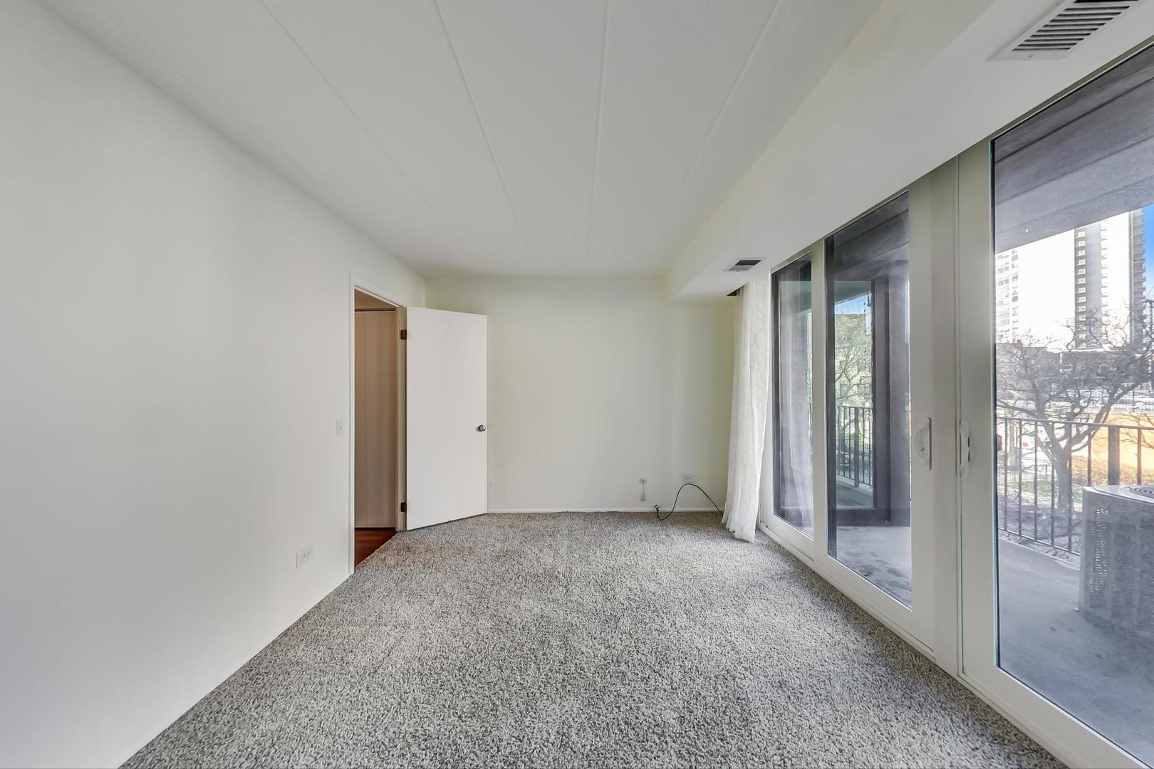 651 West Sheridan Road, Unit 3C Chicago, IL 60613 - Photo 16 of 20