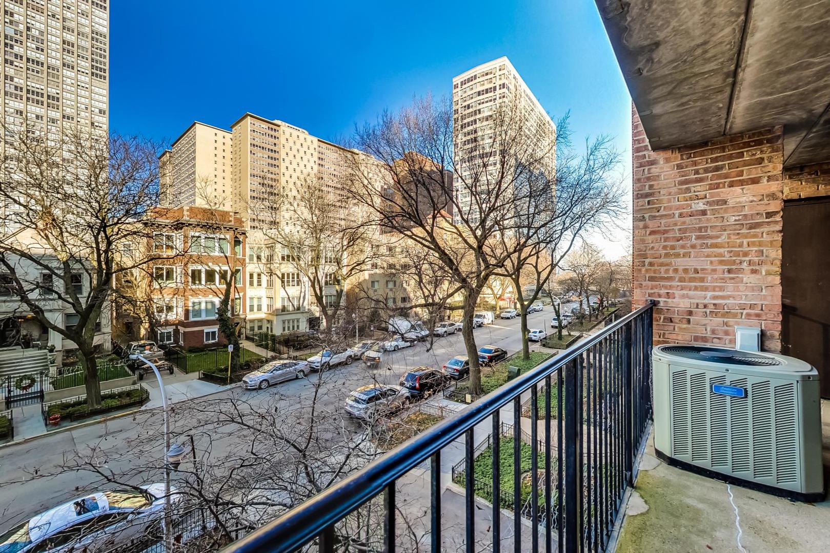 651 West Sheridan Road, Unit 3C Chicago, IL 60613 - Photo 18 of 20