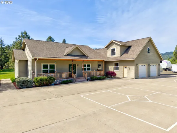 $874,000 | 300 Mattie K Lane, Roseburg, OR 97471