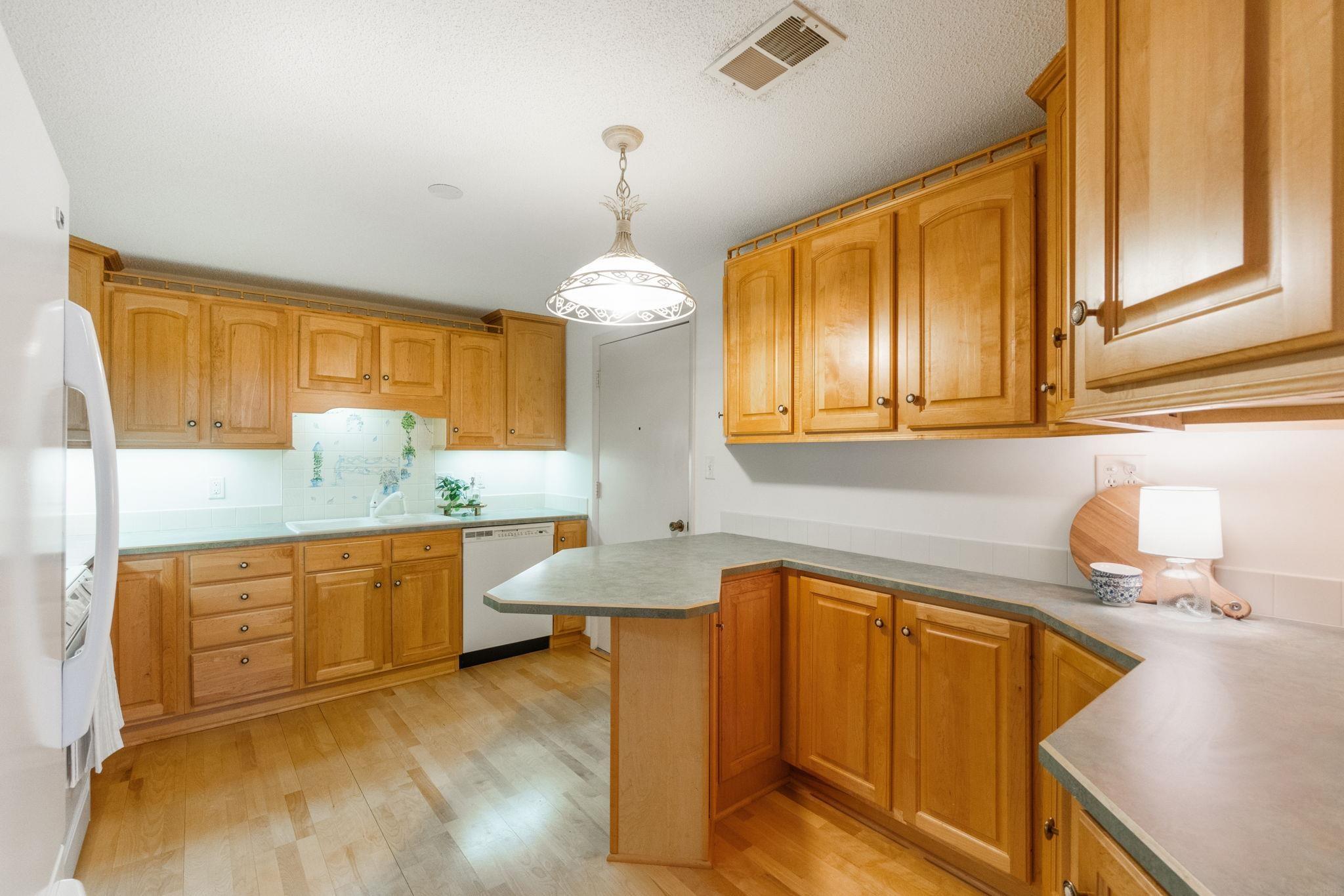 1925 Westchester Road, Unit 202 Waterloo, IA 50701 - Photo 3 of 25 Gallery Image 3