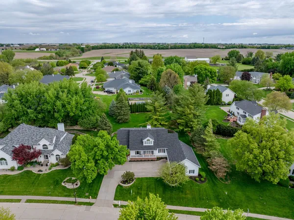$635,000 | 5018 Turnberry Lane, Davenport, IA 52807