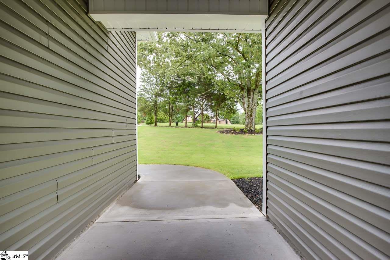478 Griffin Road Simpsonville, SC 29680 - Photo 4 of 31 Gallery Image 4