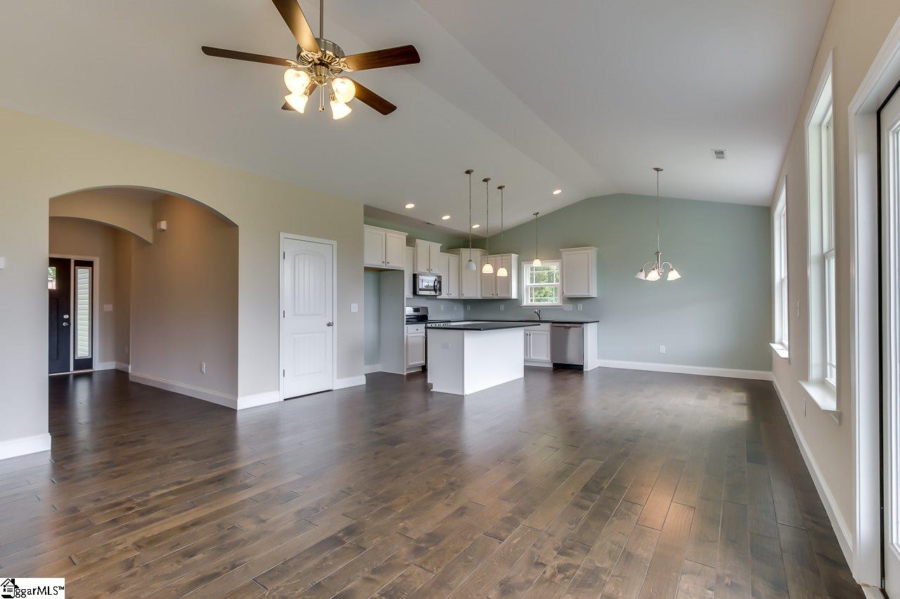 478 Griffin Road Simpsonville, SC 29680 - Photo 10 of 31 Gallery Image 10