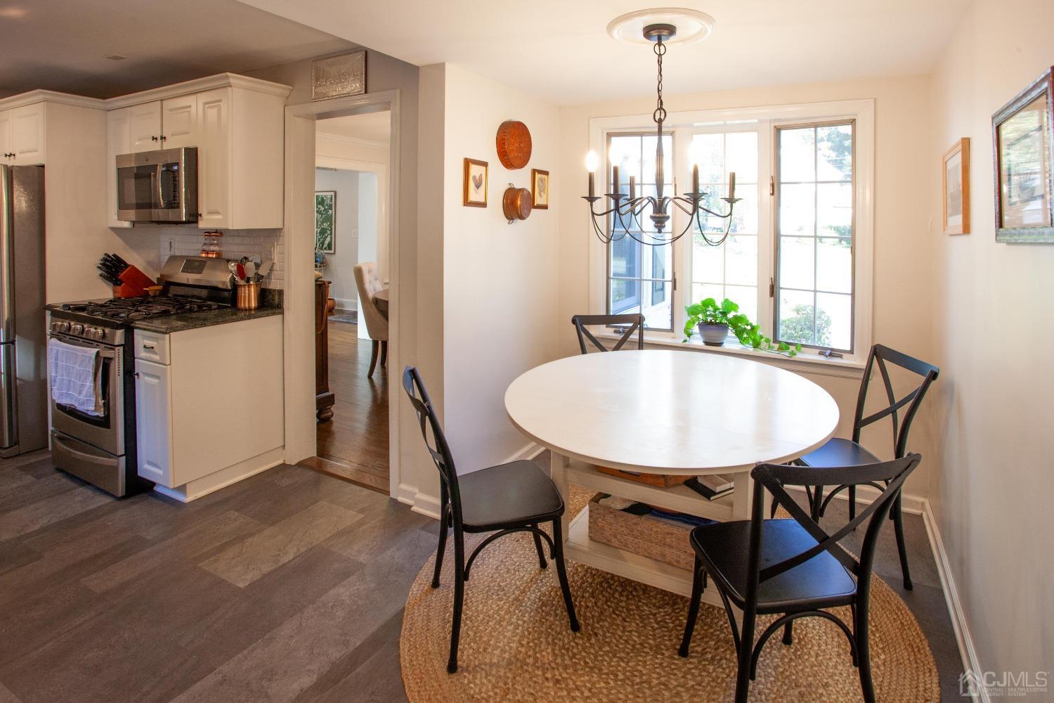 26 Oak Hills Road Edison, NJ 08820 - Photo 10 of 23 Kitchen