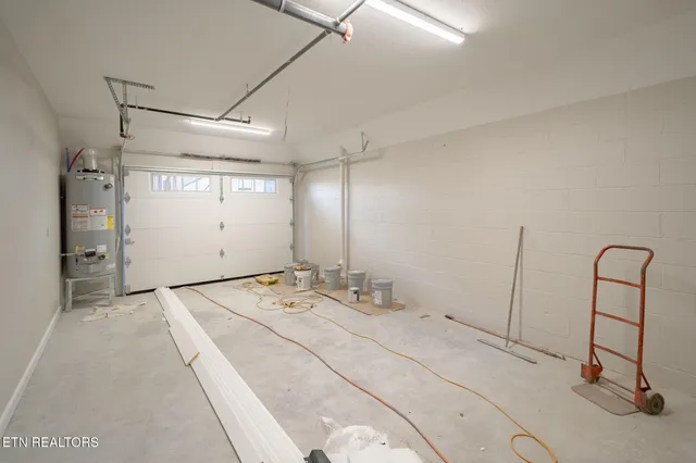 $479,900 | 2412 Grand Vw Court, Kingston, TN 37763