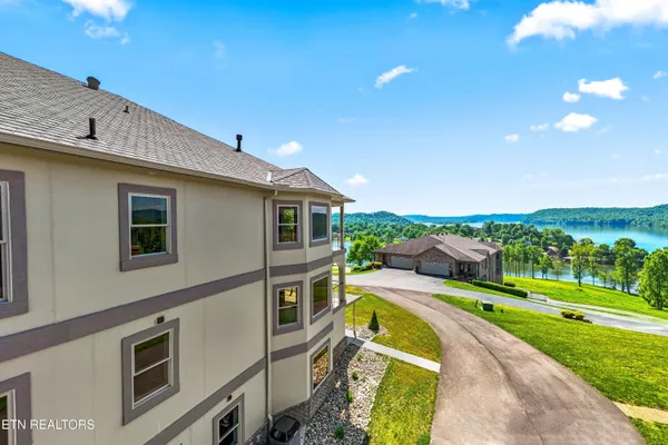 $479,900 | 2412 Grand Vw Court, Kingston, TN 37763