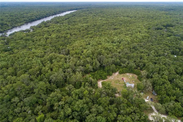 $335,000 | 104 Northeast 304th Avenue, Old Town, FL 32680