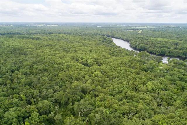 $335,000 | 104 Northeast 304th Avenue, Old Town, FL 32680