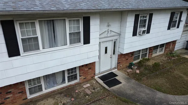 $549,999 | 1 Revlon Court, Holtsville, NY 11742