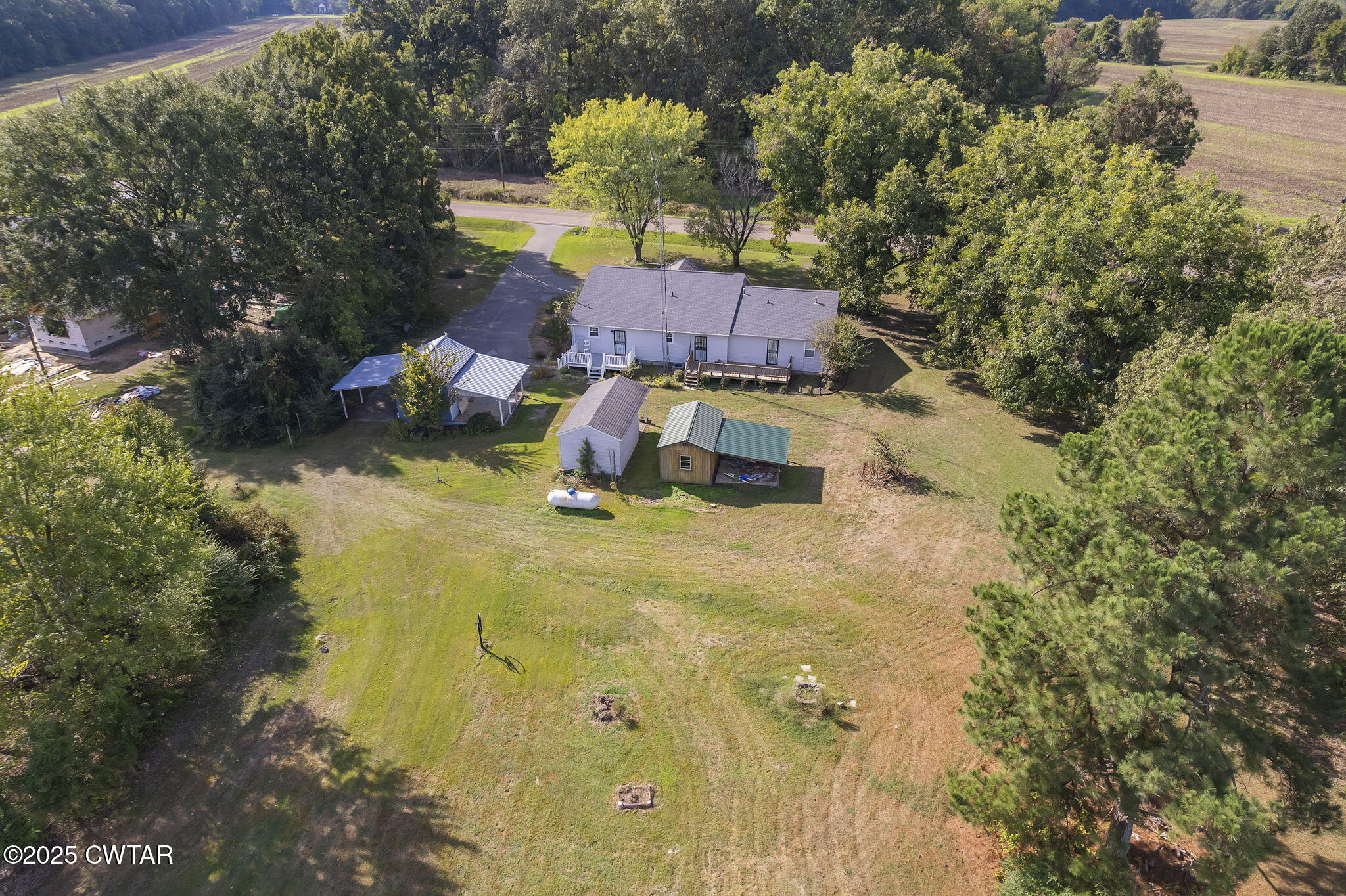 598 Old Bells Road Jackson, TN 38305 - Photo 40 of 40 a small pool with a yard