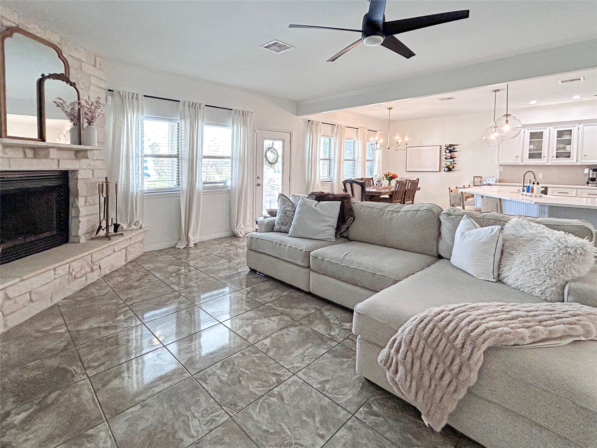 626 Sunset Trail Angleton, TX 77515 - Photo 11 of 43