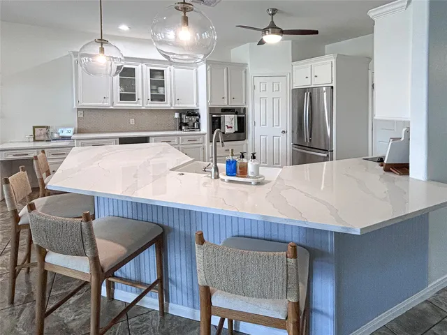 $500,000 | 626 Sunset Trail, Angleton, TX 77515