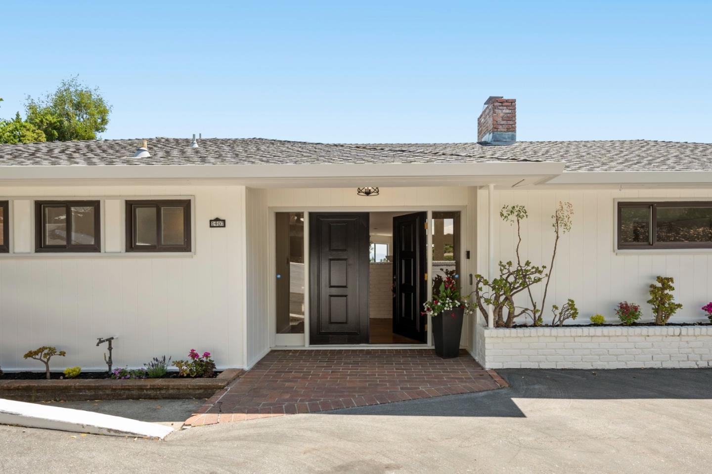 1407 Carlton Road Hillsborough, CA 94010 - Photo 17 of 113