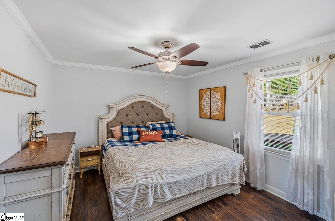 135 Ashdown Drive Simpsonville, SC 29680 - Photo 3 of 37