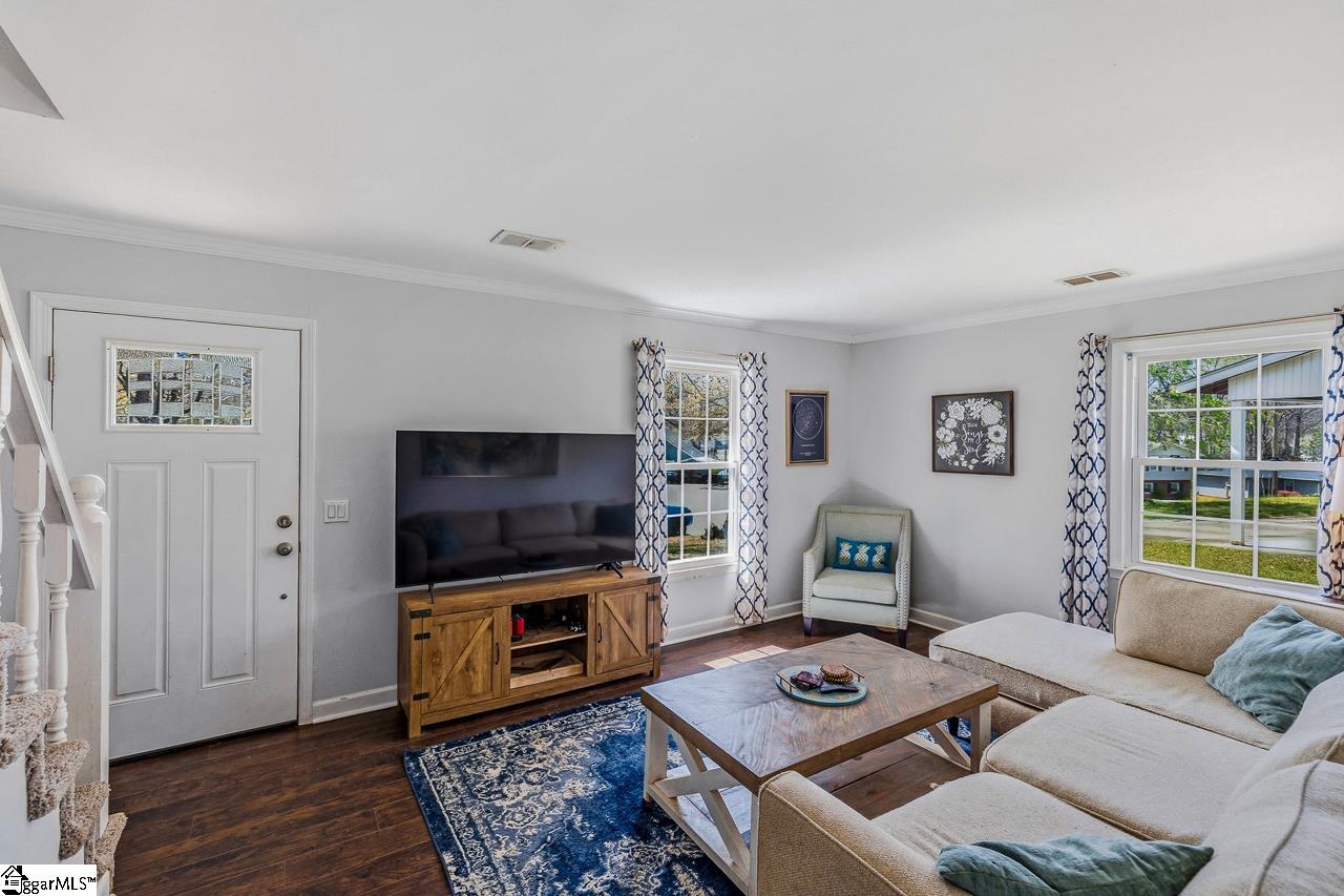 135 Ashdown Drive Simpsonville, SC 29680 - Photo 4 of 37