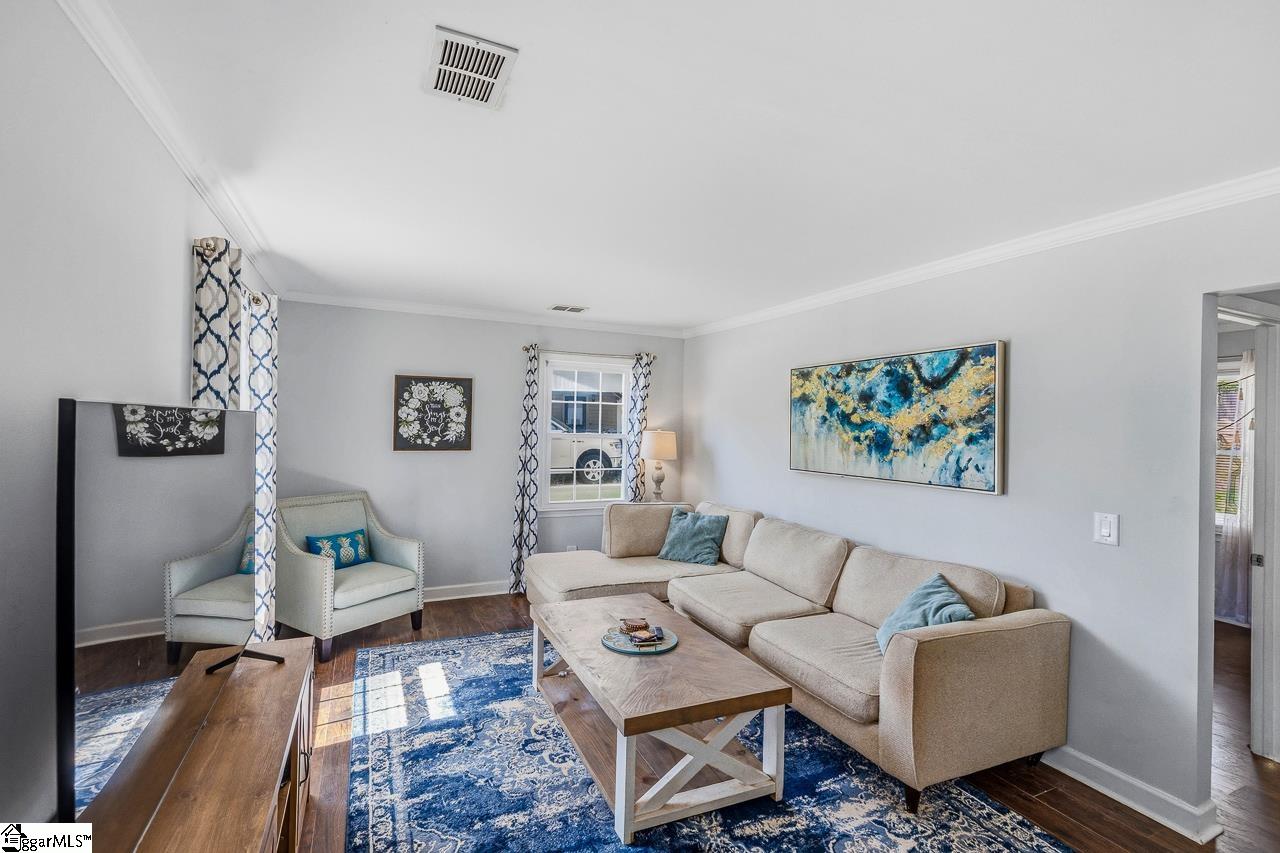 135 Ashdown Drive Simpsonville, SC 29680 - Photo 5 of 37