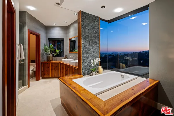 $2,795,000 | 5677 Spreading Oak Drive, Los Angeles, CA 90068