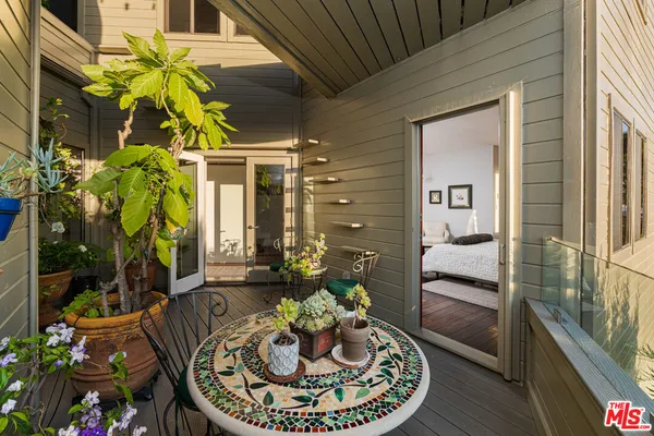 $2,795,000 | 5677 Spreading Oak Drive, Los Angeles, CA 90068