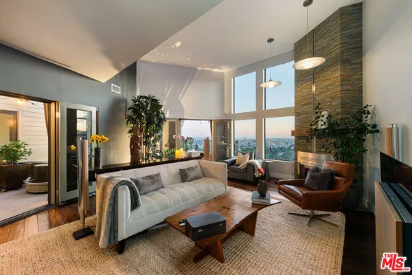 $2,795,000 | 5677 Spreading Oak Drive, Los Angeles, CA 90068