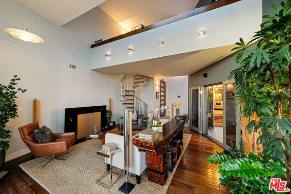 $2,795,000 | 5677 Spreading Oak Drive, Los Angeles, CA 90068