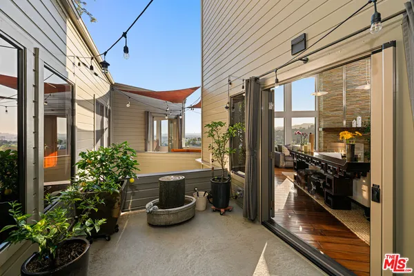$2,795,000 | 5677 Spreading Oak Drive, Los Angeles, CA 90068
