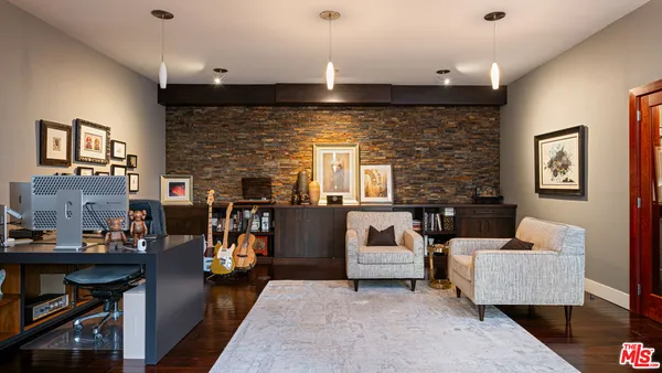 $2,795,000 | 5677 Spreading Oak Drive, Los Angeles, CA 90068