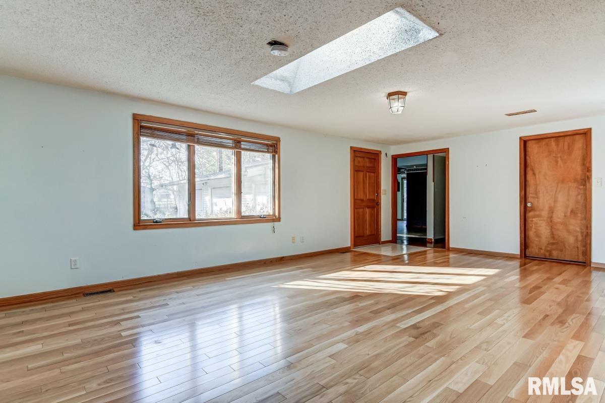 6201 New City Road Rochester, IL 62563 - Photo 7 of 42