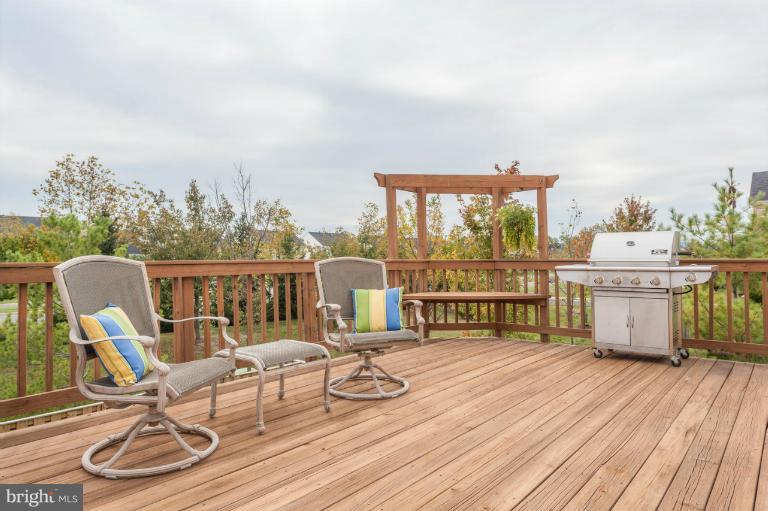 24752 Clock Tower Square Stone Ridge, VA 20105 - Photo 8 of 30 Exterior (Rear)