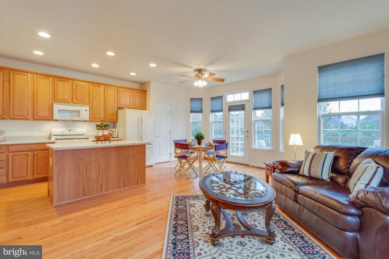 24752 Clock Tower Square Stone Ridge, VA 20105 - Photo 10 of 30 Family Room