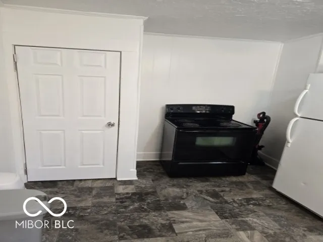 $78,900 | 1401 South Emerson Court, Muncie, IN 47302