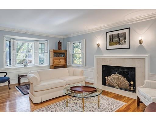 17 Wallis Road Brookline, MA 02467 - Photo 4 of 18