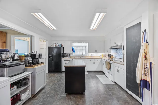 $379,500 | 300 Crescent Drive, Conway, SC 29526