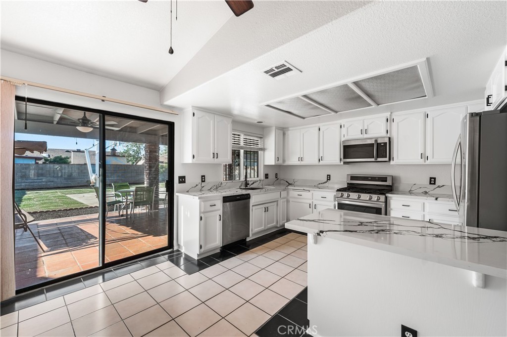 5241 East Ave R 12 Palmdale, CA 93552 - Photo 17 of 48 Gallery Image 17